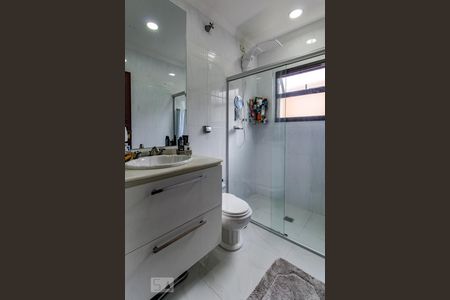 Casa à venda com 180m², 3 quartos e 2 vagas Casa à venda com 180m², 3 quartos e 2 vagasBanheiro da Suíte