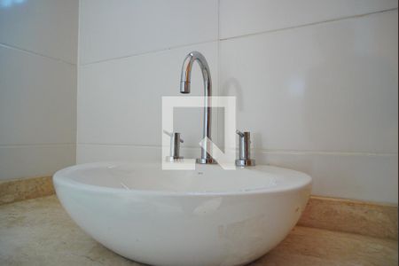 Casa à venda com 152m², 2 quartos e 2 vagasBanheiro suíte