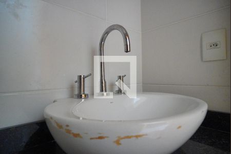 Casa à venda com 152m², 2 quartos e 2 vagasBanheiro Corredor