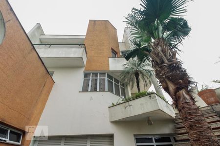 Casa à venda com 380m², 6 quartos e 7 vagasFachada 