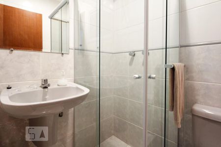 Casa à venda com 380m², 6 quartos e 7 vagasBanheiro de serviço 