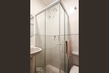 Casa à venda com 380m², 6 quartos e 7 vagasBanheiro de serviço 