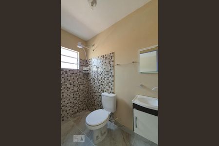 Banheiro de kitnet/studio para alugar com 1 quarto, 32m² em Vila das Mercês, São Paulo