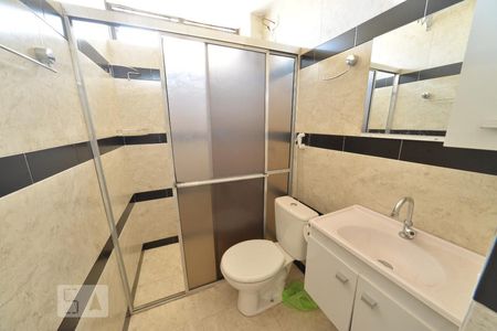 Banheiro de apartamento para alugar com 1 quarto, 48m² em Asa Norte, Brasília