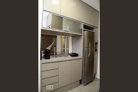 Apartamento à venda com 77m², 2 quartos e 2 vagasCozinha - Armários