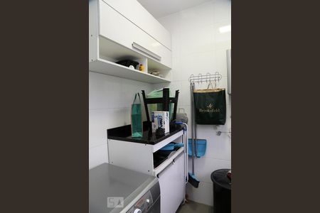 Apartamento à venda com 77m², 2 quartos e 2 vagasÁrea de Serviço