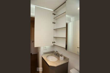 Apartamento à venda com 77m², 2 quartos e 2 vagasBanheiro da Suíte 1