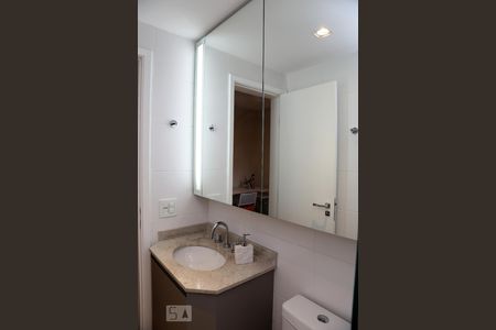 Apartamento à venda com 77m², 2 quartos e 2 vagasBanheiro da Suíte 1