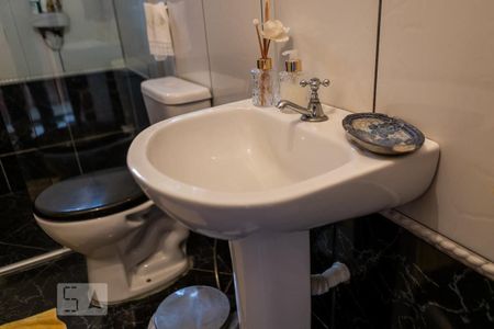 Casa à venda com 298m², 4 quartos e 2 vagasBanheiro Social