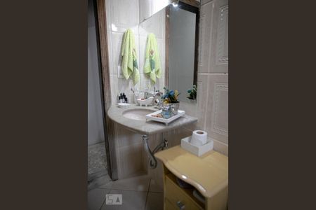 Casa à venda com 298m², 4 quartos e 2 vagasBanheiro