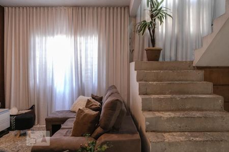 Casa à venda com 298m², 4 quartos e 2 vagasSala de TV