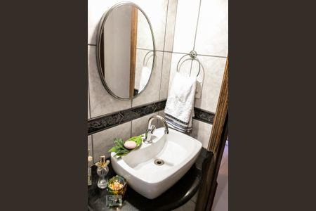 Casa à venda com 298m², 4 quartos e 2 vagasLavabo