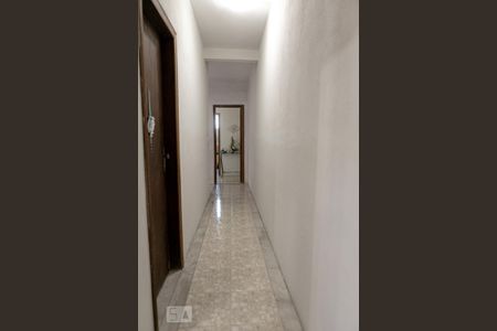 Casa à venda com 298m², 4 quartos e 2 vagasCorredor