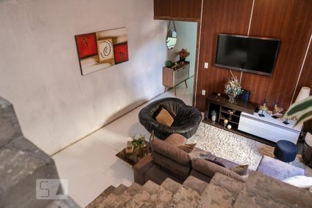 Casa à venda com 298m², 4 quartos e 2 vagasEscada