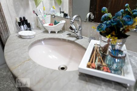 Casa à venda com 298m², 4 quartos e 2 vagasBanheiro