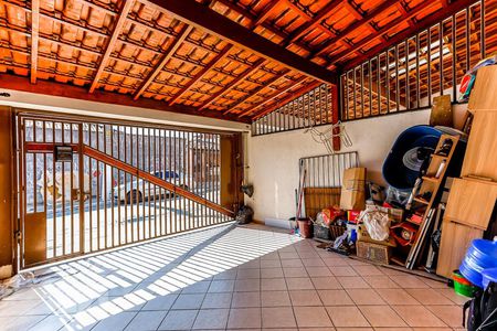 Casa à venda com 130m², 4 quartos e 2 vagas Casa à venda com 130m², 4 quartos e 2 vagasGaragem