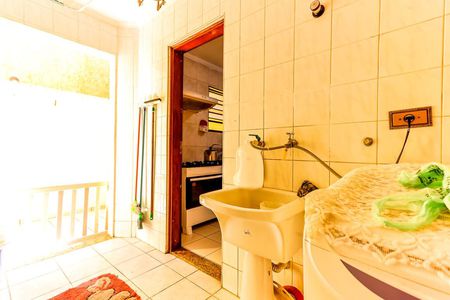 Casa à venda com 130m², 4 quartos e 2 vagas Casa à venda com 130m², 4 quartos e 2 vagasÁrea de Serviço