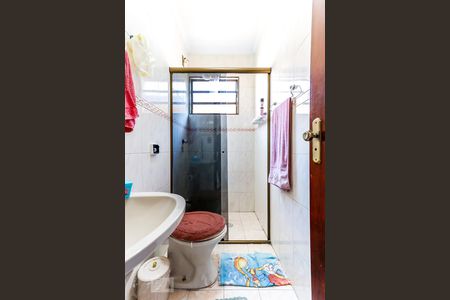 Casa à venda com 130m², 4 quartos e 2 vagas Casa à venda com 130m², 4 quartos e 2 vagasBanheiro