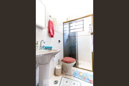 Casa à venda com 130m², 4 quartos e 2 vagas Casa à venda com 130m², 4 quartos e 2 vagasBanheiro