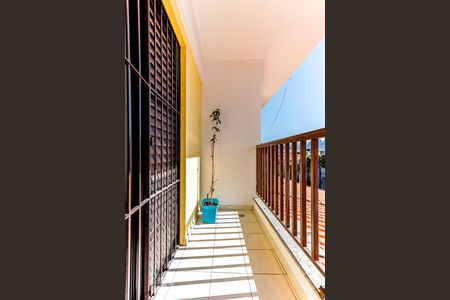 Casa à venda com 130m², 4 quartos e 2 vagas Casa à venda com 130m², 4 quartos e 2 vagasSacada da Suíte