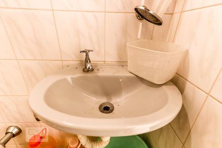 Casa à venda com 130m², 4 quartos e 2 vagas Casa à venda com 130m², 4 quartos e 2 vagasBanheiro de Serviço