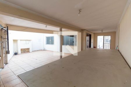 Casa à venda com 364m², 4 quartos e 4 vagas Casa à venda com 364m², 4 quartos e 4 vagasGaragem