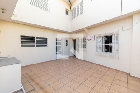 Casa à venda com 364m², 4 quartos e 4 vagas Casa à venda com 364m², 4 quartos e 4 vagasQuintal