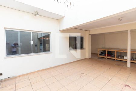 Casa à venda com 364m², 4 quartos e 4 vagas Casa à venda com 364m², 4 quartos e 4 vagasGaragem