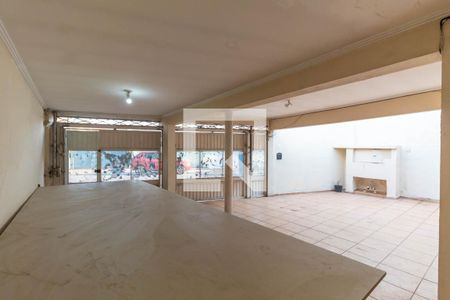 Casa à venda com 364m², 4 quartos e 4 vagas Casa à venda com 364m², 4 quartos e 4 vagasGaragem