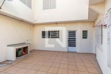 Casa à venda com 364m², 4 quartos e 4 vagas Casa à venda com 364m², 4 quartos e 4 vagasQuintal