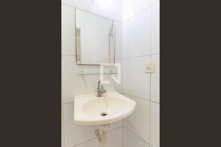 Casa à venda com 364m², 4 quartos e 4 vagas Casa à venda com 364m², 4 quartos e 4 vagasEdícula - Banheiro