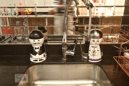 Apartamento à venda com 65m², 2 quartos e 1 vagaTorneira e pia da cozinha