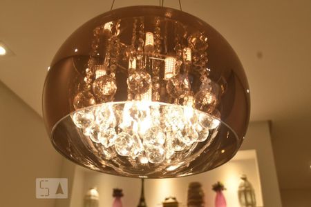 Apartamento à venda com 65m², 2 quartos e 1 vagaLustre da sala de jantar