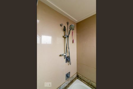 Apartamento à venda com 108m², 4 quartos e 2 vagasBanheiro da suíte