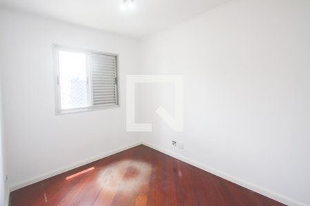 Quarto 2 de apartamento para alugar com 2 quartos, 65m² em Jardim das Acácias, São Paulo