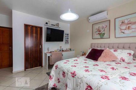 Casa à venda com 180m², 3 quartos e 4 vagasQuarto 3 - Suíte