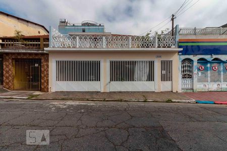 Casa à venda com 180m², 3 quartos e 4 vagasFachada