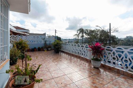 Casa à venda com 180m², 3 quartos e 4 vagasVaranda 