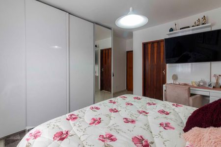 Casa à venda com 180m², 3 quartos e 4 vagasQuarto 3 - Suíte
