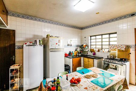 Casa à venda com 140m², 3 quartos e 4 vagas Casa à venda com 140m², 3 quartos e 4 vagasCozinha