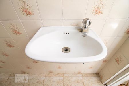 Casa à venda com 180m², 3 quartos e 3 vagas Casa à venda com 180m², 3 quartos e 3 vagasBanheiro de Ser