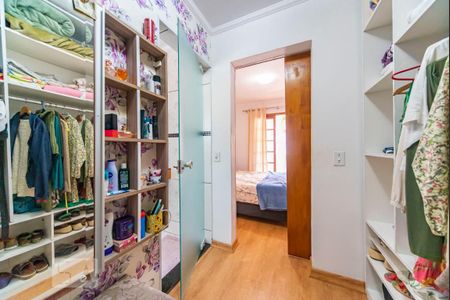 Casa à venda com 280m², 3 quartos e 2 vagas Casa à venda com 280m², 3 quartos e 2 vagasCloset do Quarto 3