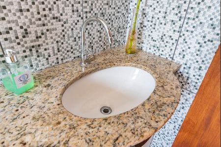 Casa à venda com 280m², 3 quartos e 2 vagas Casa à venda com 280m², 3 quartos e 2 vagasPia