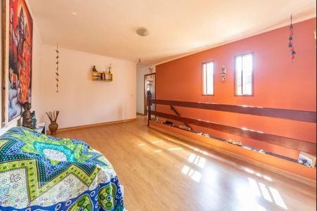 Casa à venda com 280m², 3 quartos e 2 vagas Casa à venda com 280m², 3 quartos e 2 vagasHall da Escada