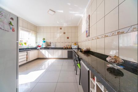 Casa à venda com 280m², 3 quartos e 2 vagas Casa à venda com 280m², 3 quartos e 2 vagasCozinha