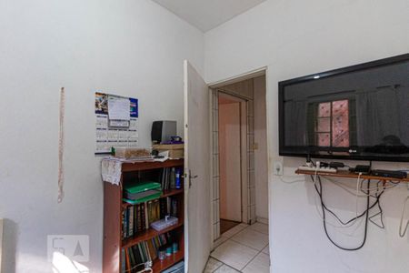 Casa à venda com 350m², 3 quartos e 4 vagas Casa à venda com 350m², 3 quartos e 4 vagasQuarto 4