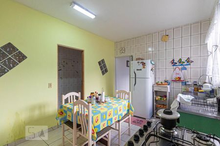 Casa à venda com 350m², 3 quartos e 4 vagas Casa à venda com 350m², 3 quartos e 4 vagasCozinha 1