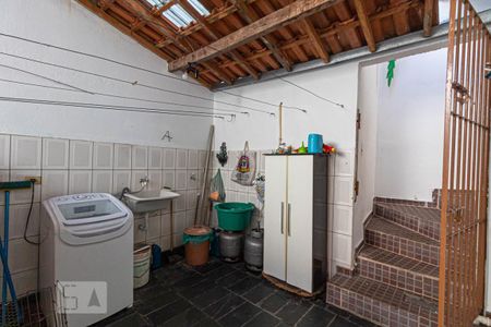 Casa à venda com 350m², 3 quartos e 4 vagas Casa à venda com 350m², 3 quartos e 4 vagasárea de serviço