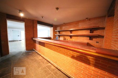 Casa à venda com 1300m², 5 quartos e 6 vagasBar