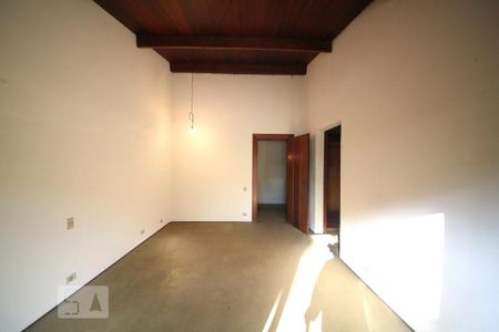 Casa à venda com 1300m², 5 quartos e 6 vagasSuíte 2